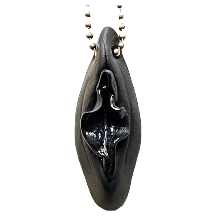 Pussy Pendant | Denise Rosenboom | vulvar necklace
