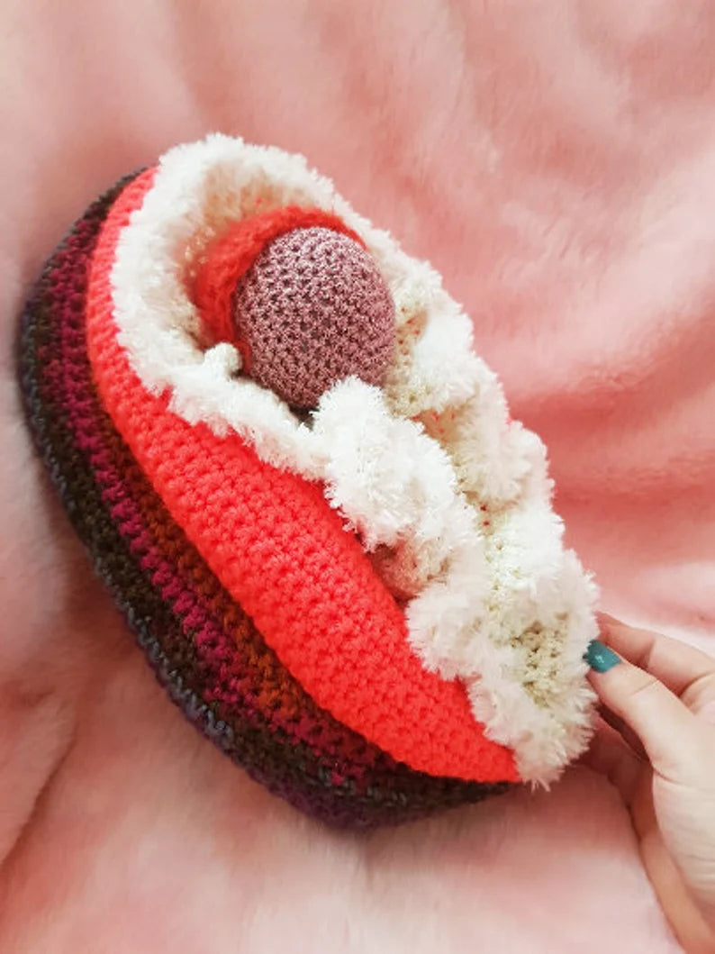 House of Daan | crochet vulva