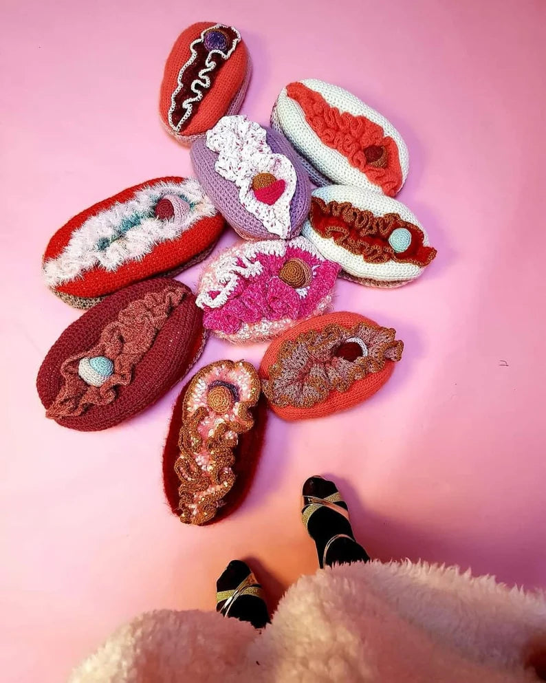 House of Daan | crochet vulva
