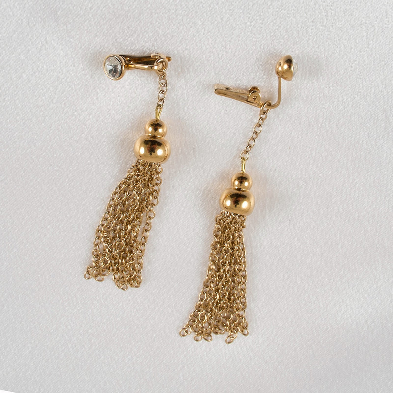 Sylvie Monthulé | Pompons Intimes | Vulval lips clips