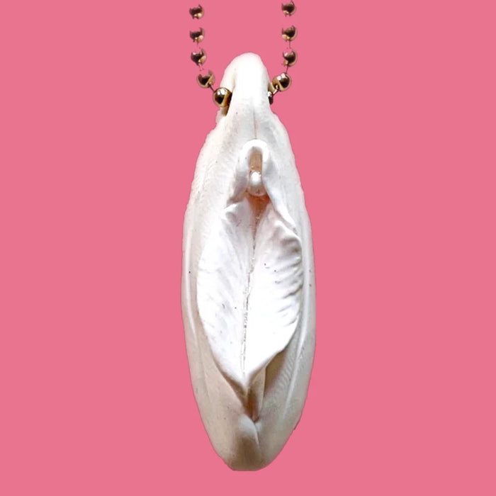 Pussy Pendant | Denise Rosenboom | vulvar necklace