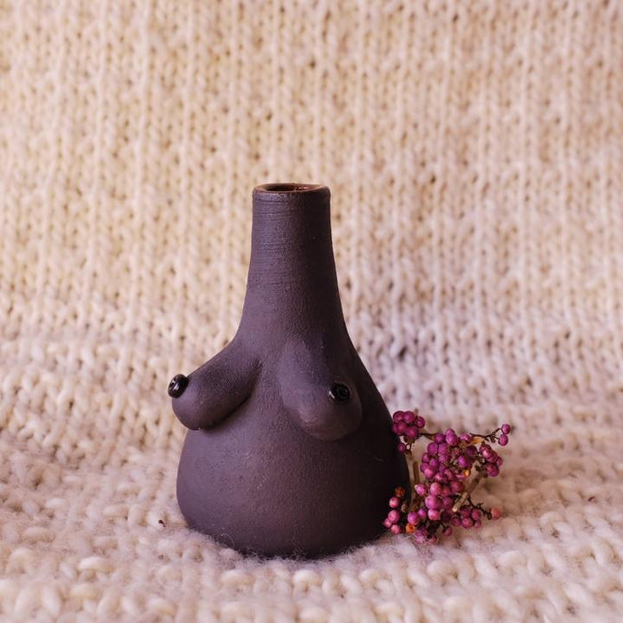 Flora in the garden | Boobs vase