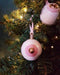 Boobies van porselein door House of Daan voor (niet alleen) in je kerstboom. Eén voor éen handgemaakt en elke bal is een uniek kunstwerkje!