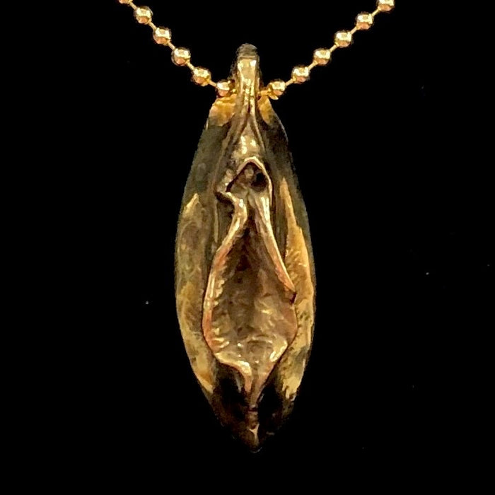 Pussy Pendant | Denise Rosenboom | vulva necklace | gilded